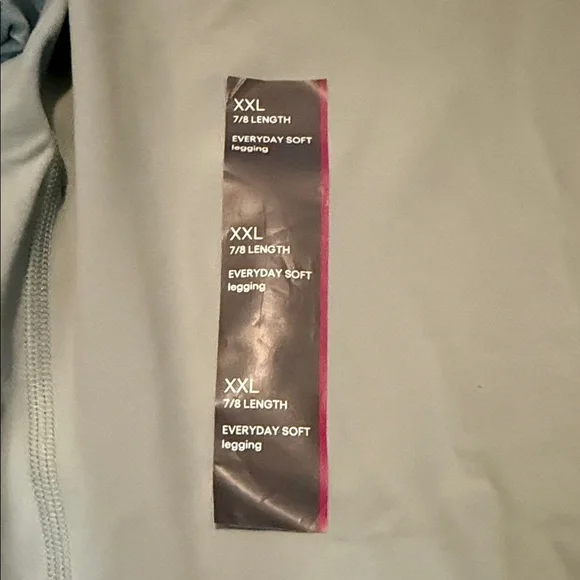 New All in Motion 2 Piece Sage Work Out Set - Picture 5 of 10